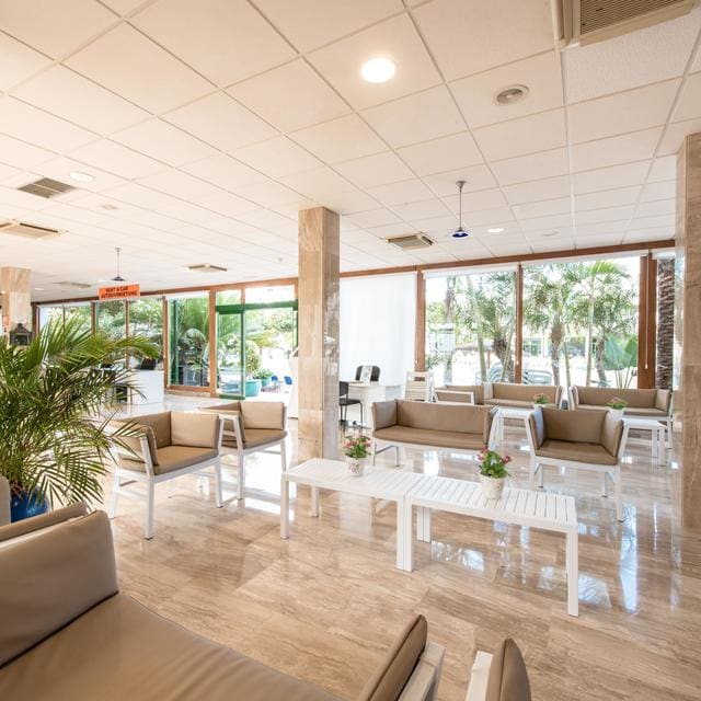 THB Royal Playa Blanca: knus hotel op Lanzarote met strand en centrum op loopafstand