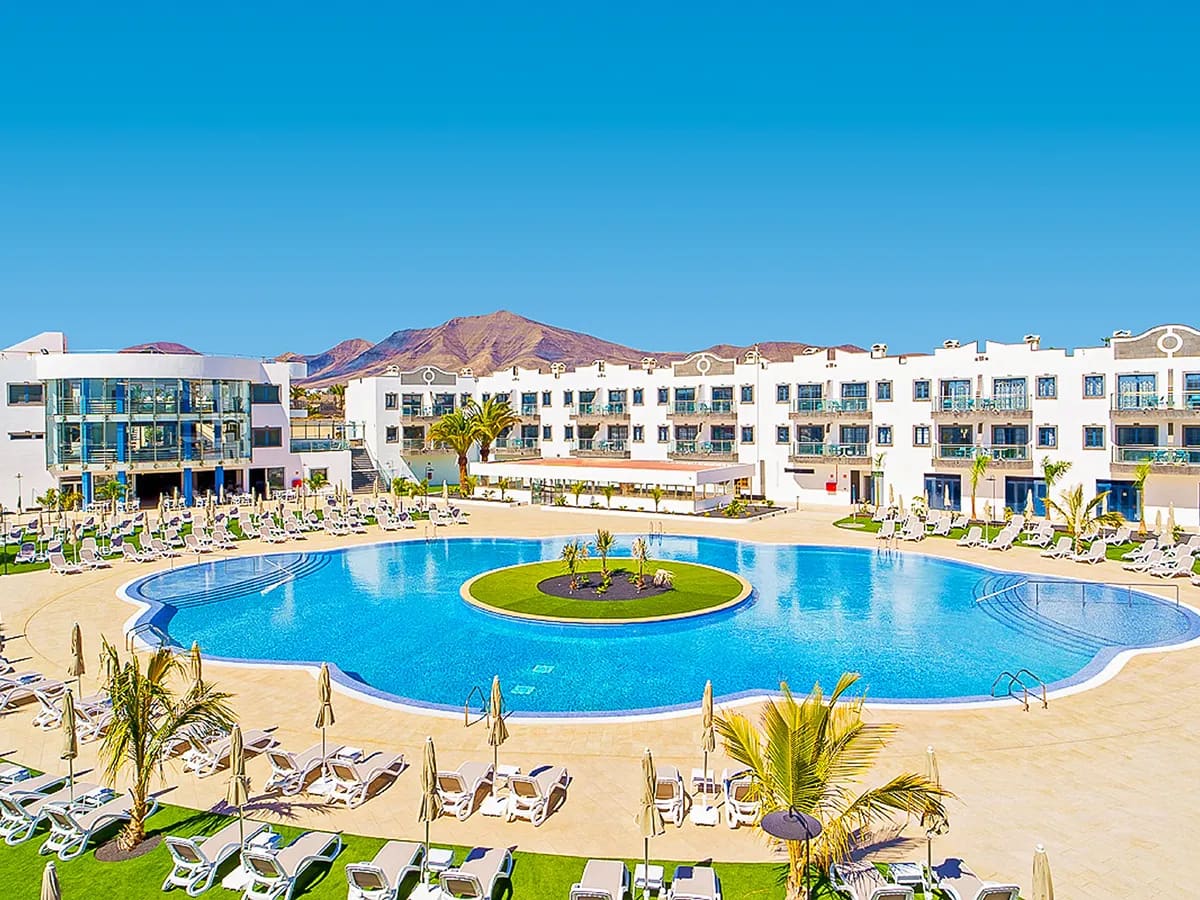 Cordial Marina Blanca in Playa Blanca: rustig appartementenhotel met maritieme sfeer