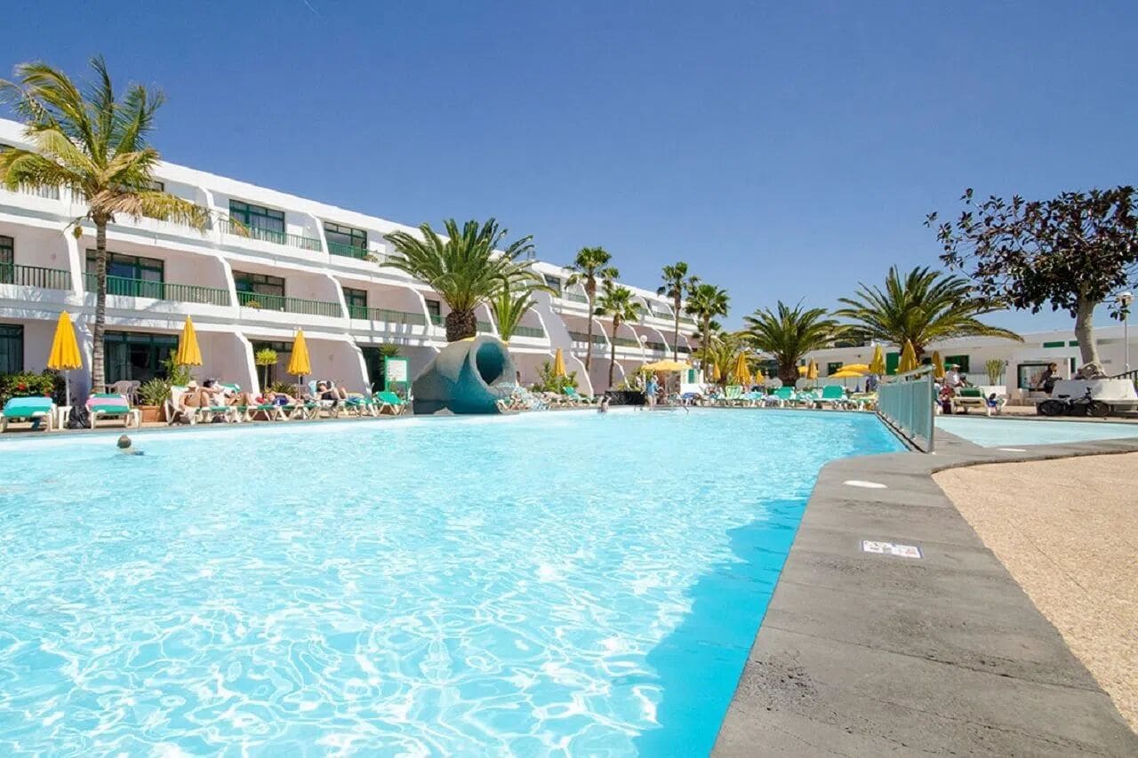Apartamentos Cinco Plazas in Tias: rustig en centraal op Lanzarote