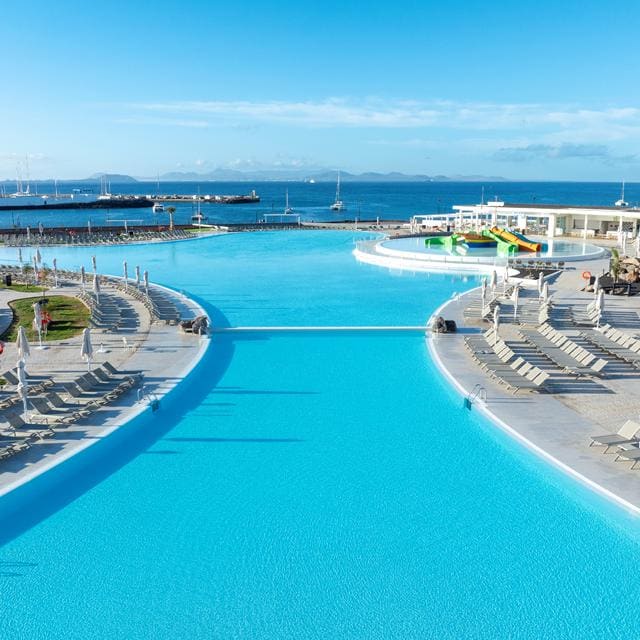 Hotel Barcelo Playa Blanca in Playa Blanca