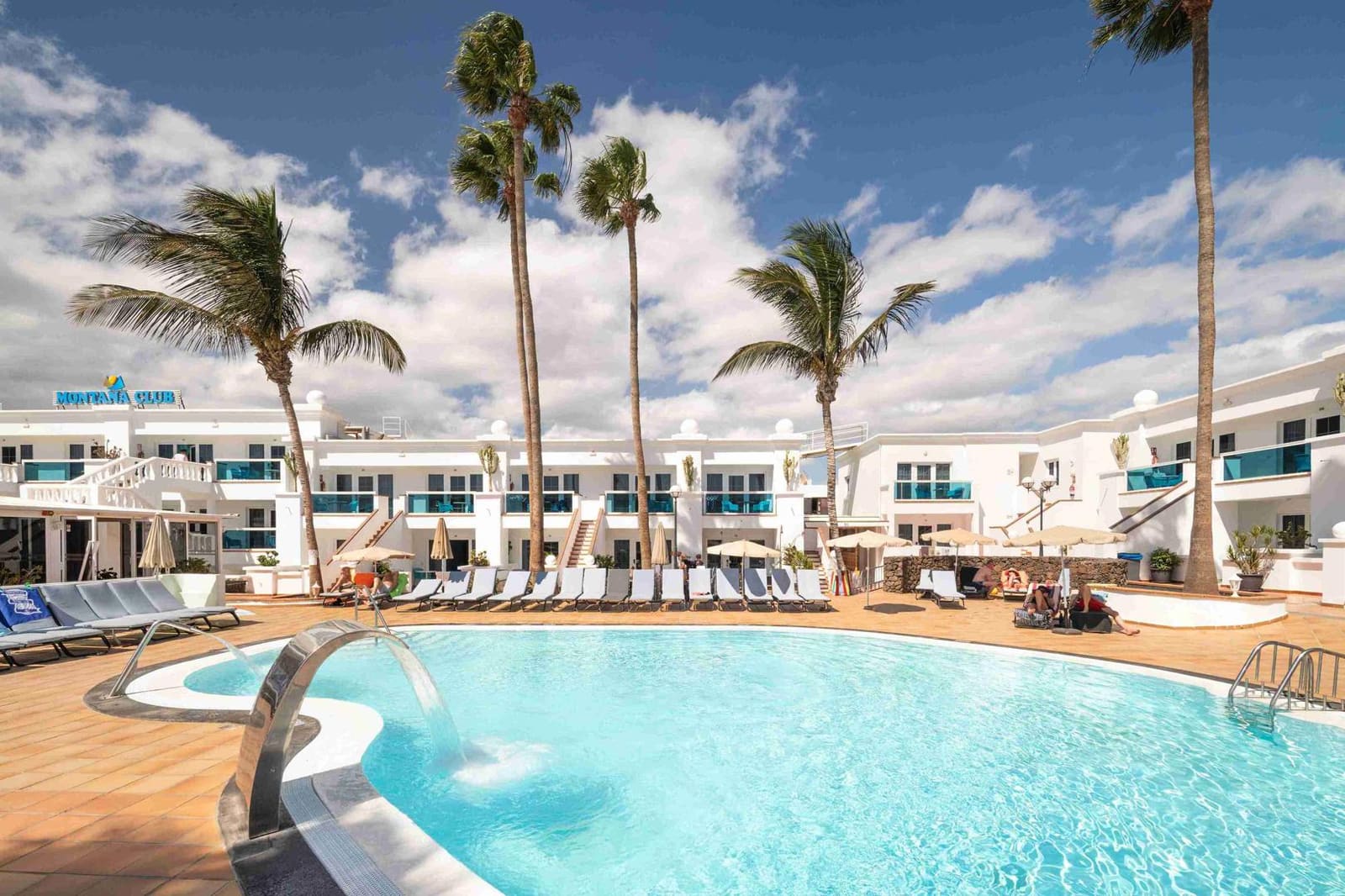 Suite Hotel Montana Club in Puerto del Carmen: kleinschalig en centraal